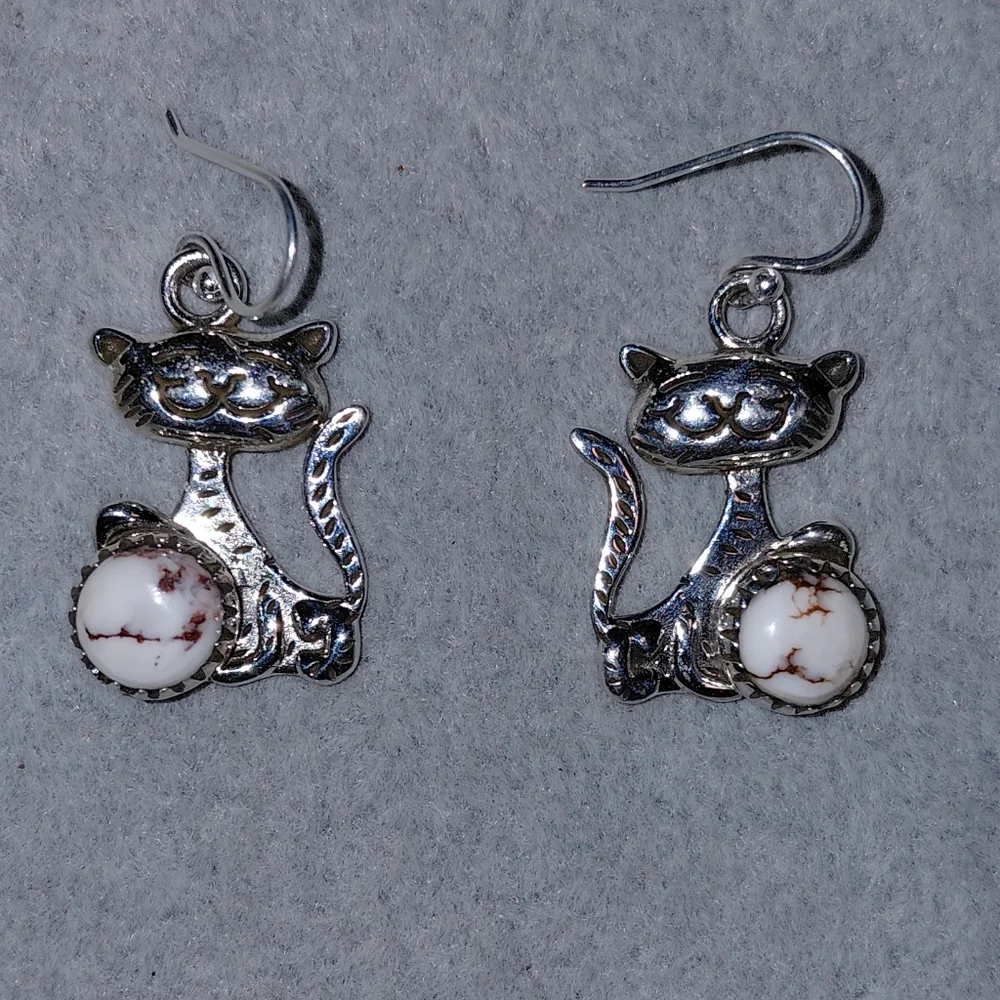 Sterling Silver Cat Earrings With Wild Horse Jasper Stones - Picture 5 of 5